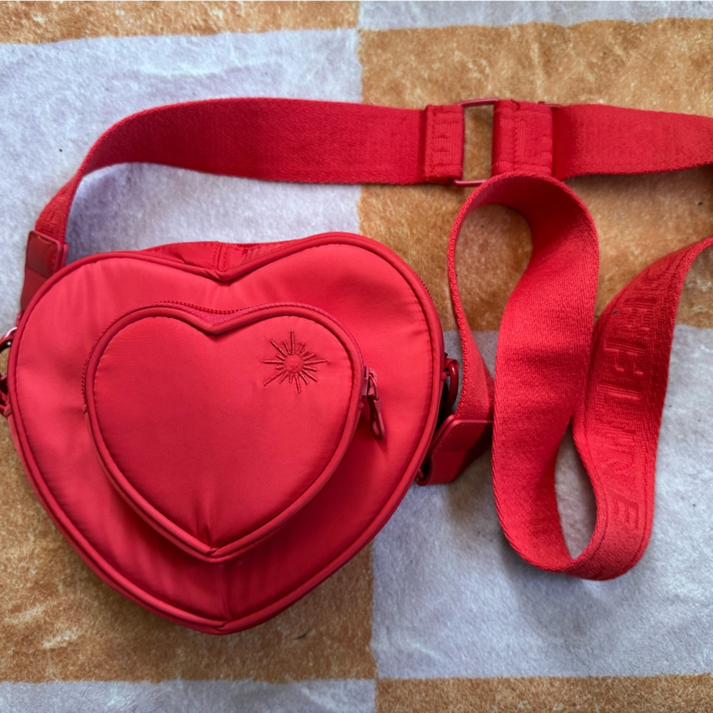 Aerie Offline Red Heart-Shaped Women's Bag
